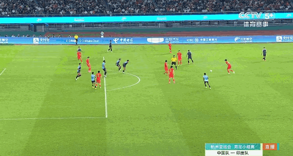 印度女足队选手在比赛中展现出色表现，获得赞誉的简单介绍